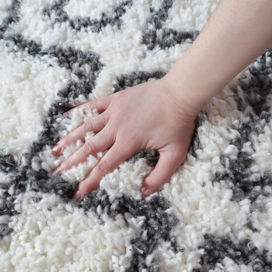 Brand new ✨ Miranda Haus Boho Geometric Diamonds Indoor Plush Shag Area Rug Black/cream ⌛ 7 Brand new ✨ Miranda Haus Boho Geometric Diamonds Indoor Plush Shag Area Rug Black/cream ⌛ - Image 5